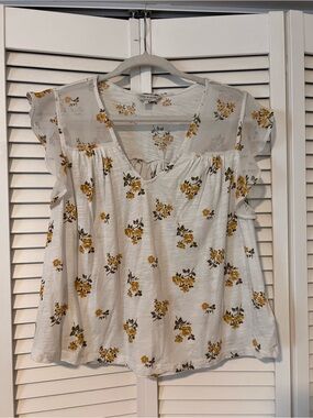 Lucky Brand White Flutter Sleeve V-Neck Top with Yellow Floral Print